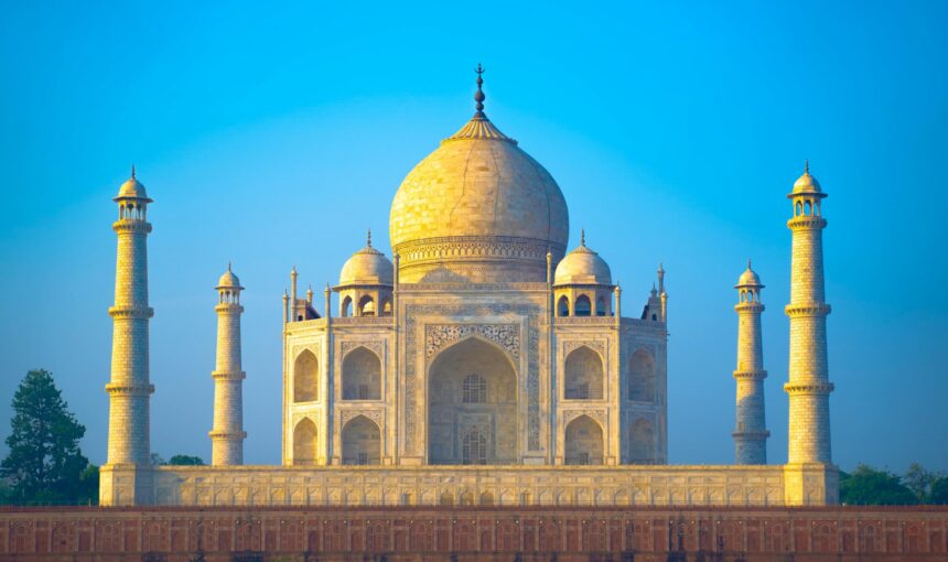A Complete Guide to Visiting the Taj Mahal: History, Tips & Best Time to Go